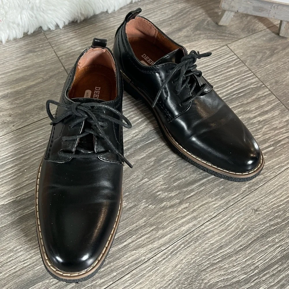 Deer stags Zander lace up Oxford in black. Size 1M